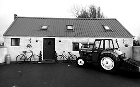 Kitty'S Cottage - Horse And Jockey, Cashel